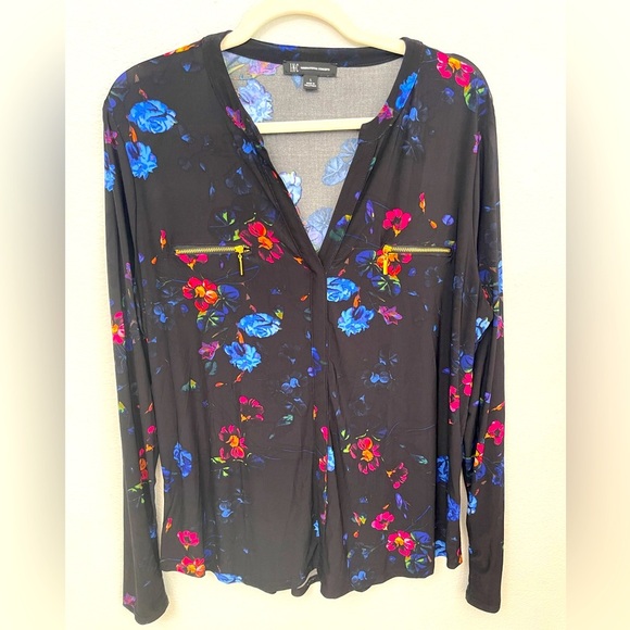 I.N.C. International Concepts zip pocket black floral top Size Large - Picture 2 of 7